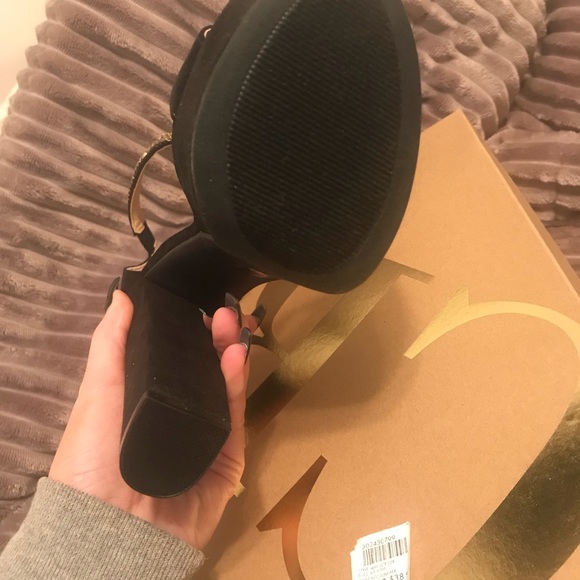 Black platform heels size 7 - Picture 6 of 8